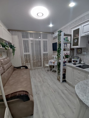 Купить --комнатную квартиру