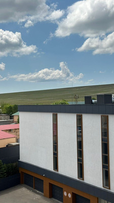 Купить --комнатную квартиру