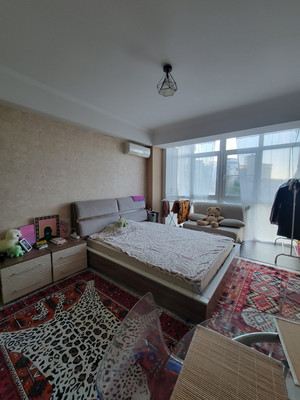 Купить --комнатную квартиру