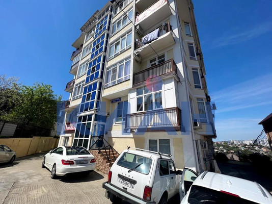 Купить --комнатную квартиру