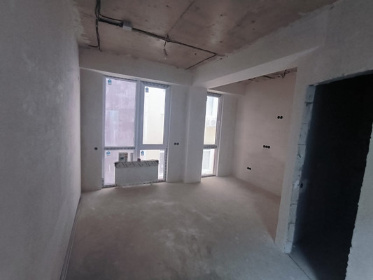 Купить --комнатную квартиру