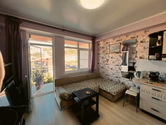 Купить --комнатную квартиру