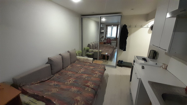 Купить --комнатную квартиру