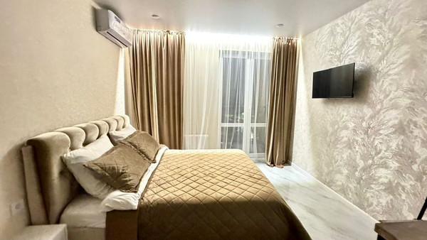 Купить --комнатную квартиру