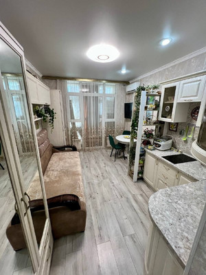 Купить --комнатную квартиру