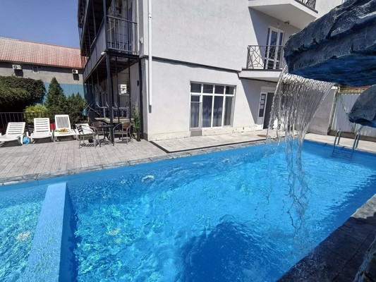 Купить --комнатную квартиру