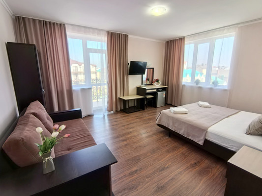 Купить --комнатную квартиру