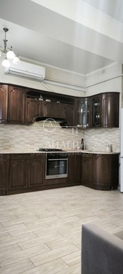 Купить --комнатную квартиру