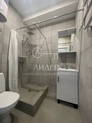 Купить --комнатную квартиру