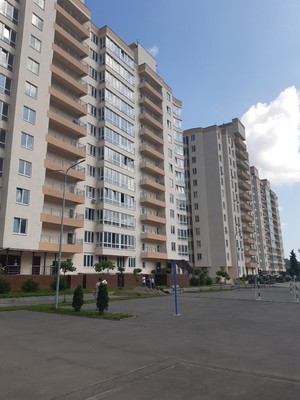 Купить --комнатную квартиру